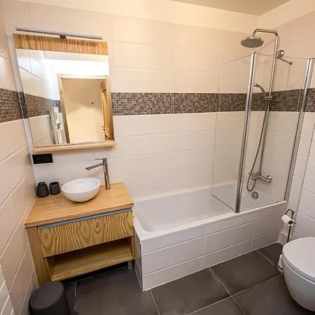 De Standing Calme Avec Terrasse, Espace Bien-etre Et Parking Prive - Fr-1-346-577 Appartement