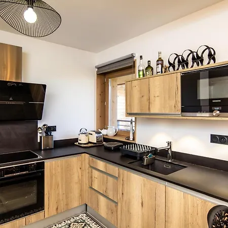 Appartement De Standing Calme Avec Terrasse, Espace Bien-etre Et Parking Prive - Fr-1-346-577 *